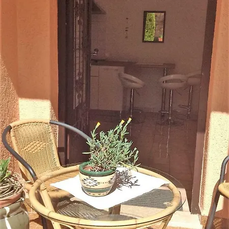 Ute Apartment
